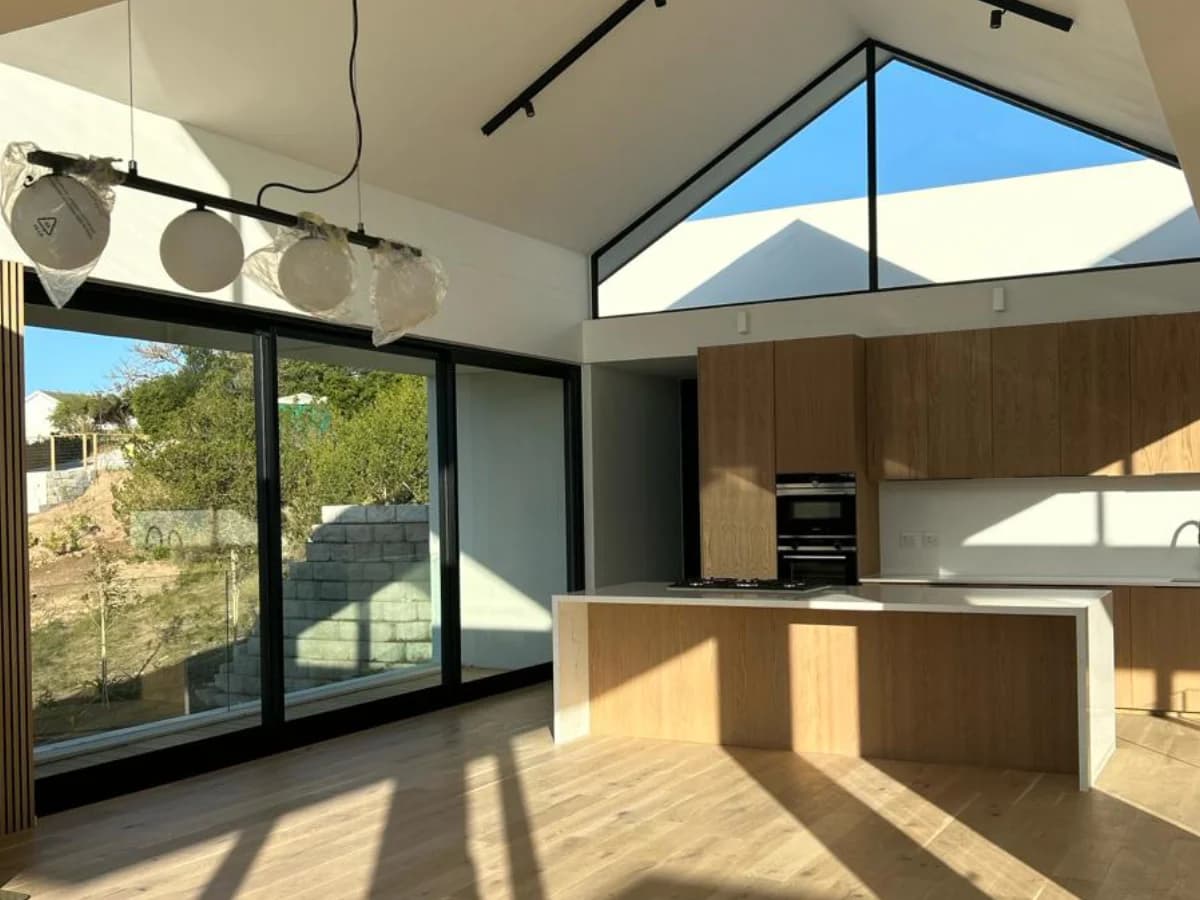 Aluminium Entrance Door - Premium aluminium entrance