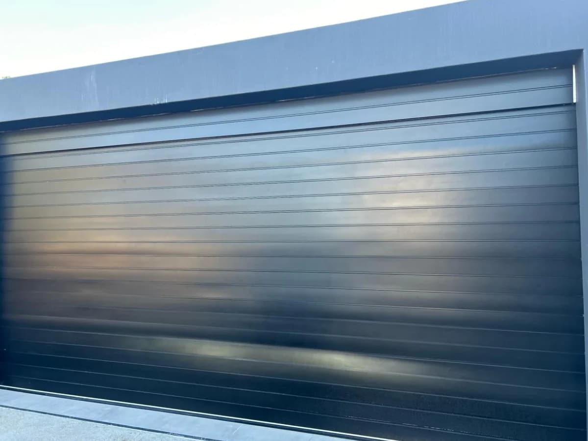 Sectional Garage Door - Smooth operating sectional door