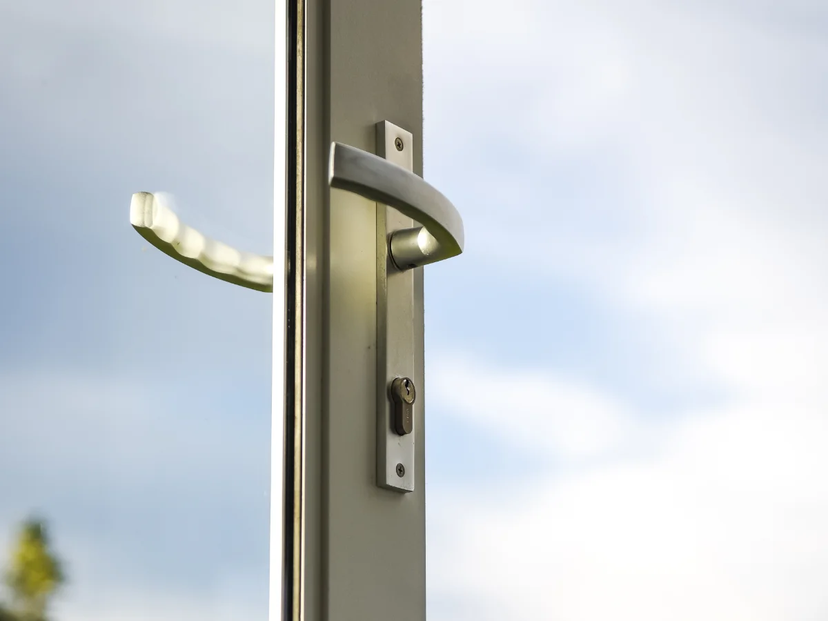 Replacement hardware including locks, handles, and hinges for aluminium installations