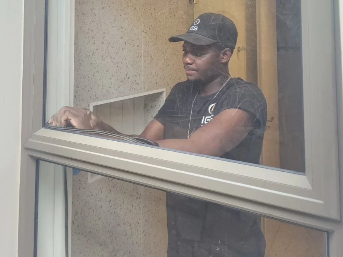 Routine maintenance and inspection for aluminium doors and windows