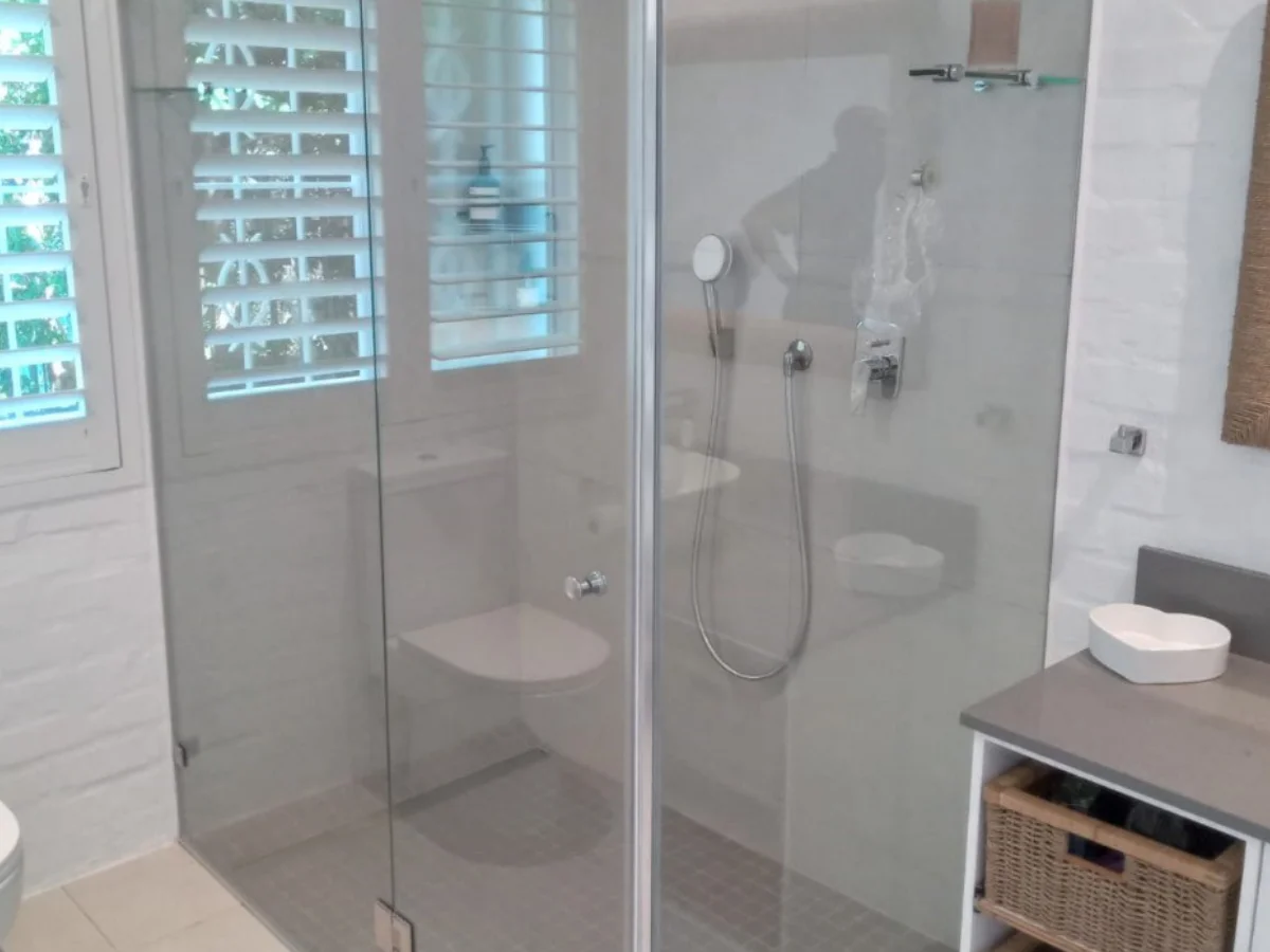 Showers - Shutter Mosaic Floor