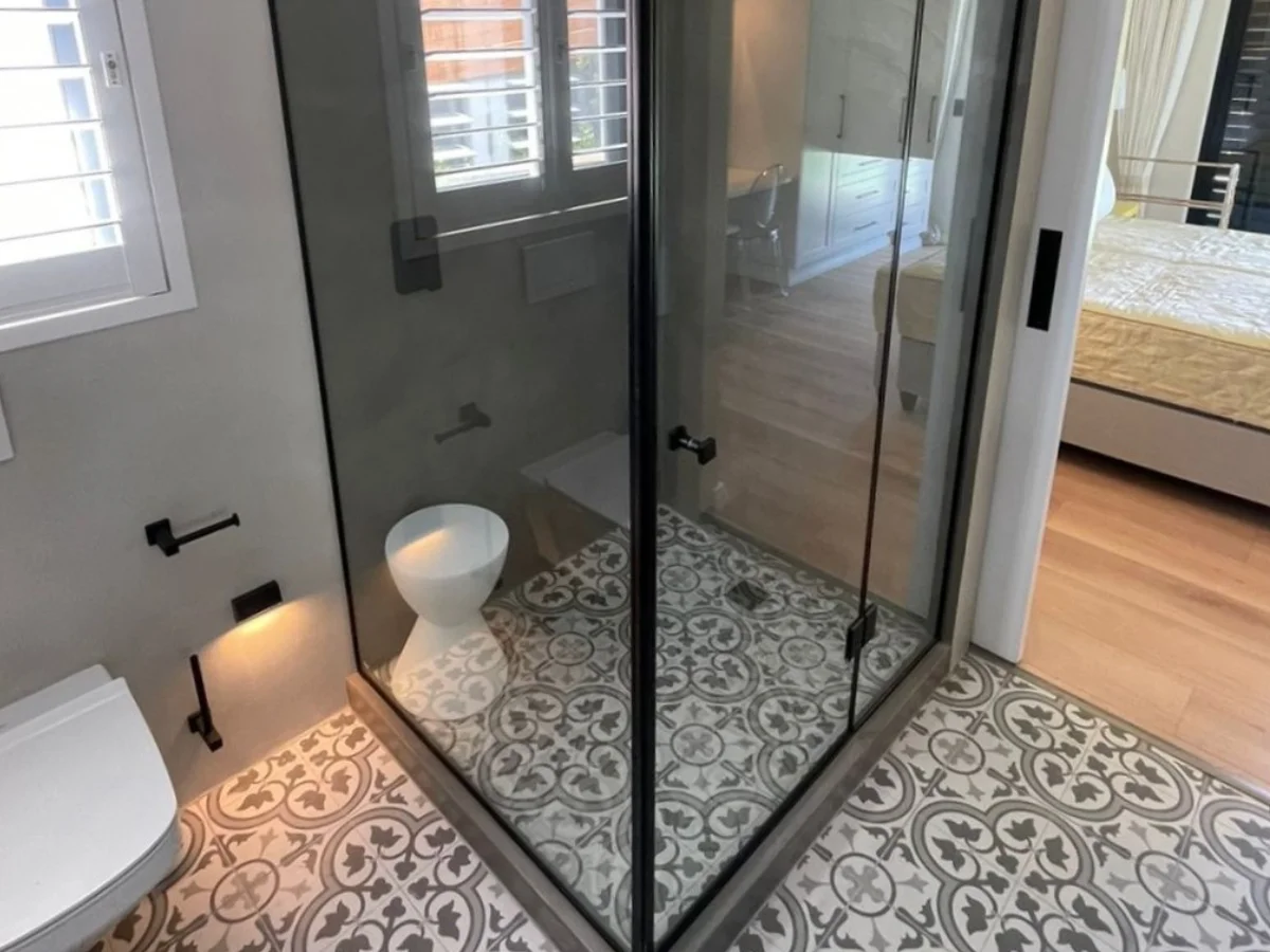 Showers - Patterned Tile Ensuite