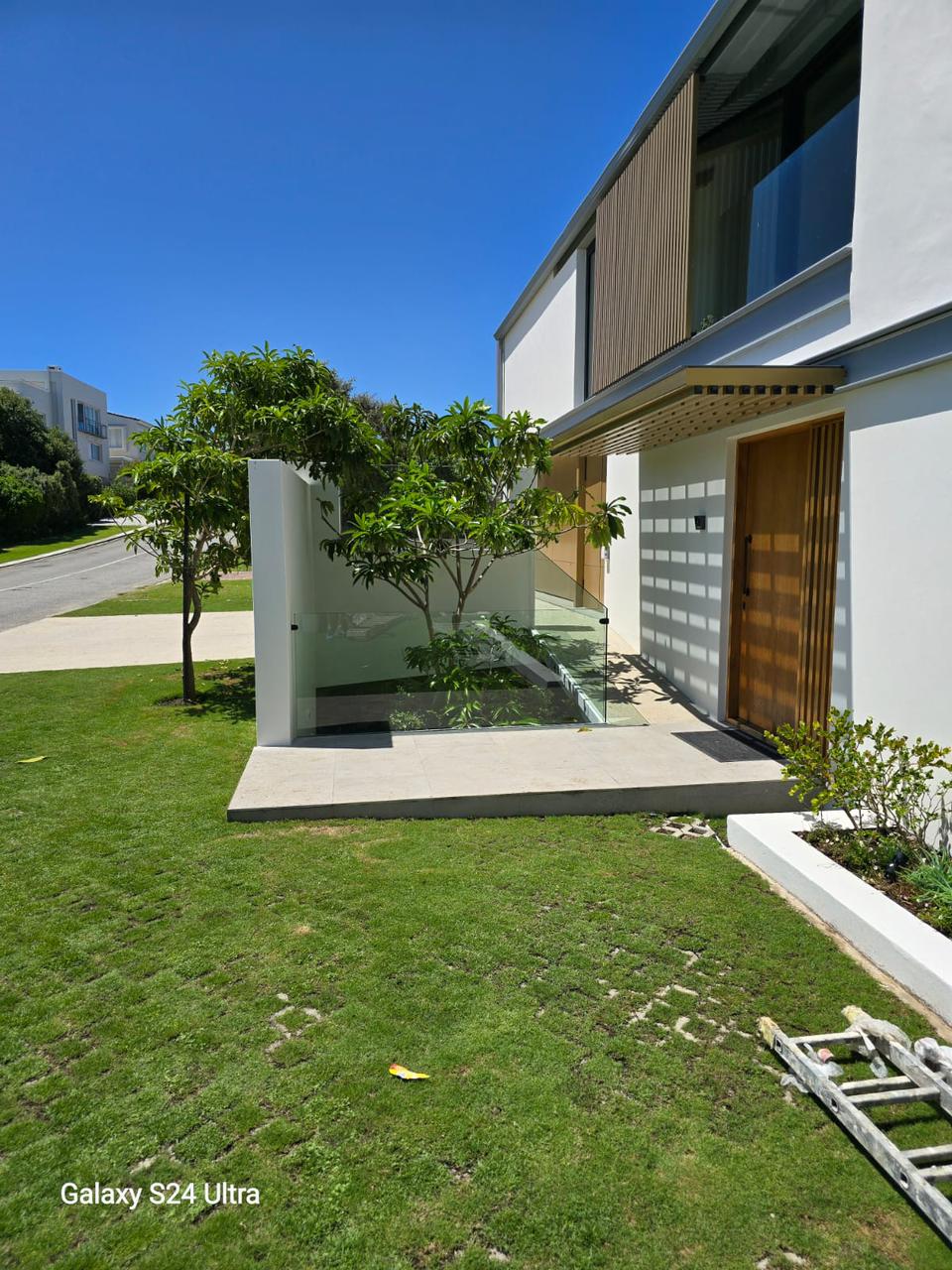 outside_14